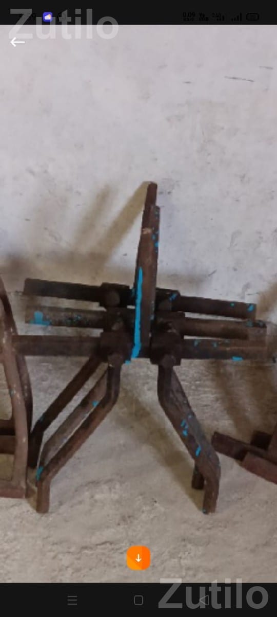 Used Iron Grill Railing Pieces Set of 4 - ટૂલ્સ અને હાર્ડવેર - ઢોકડવા - Image 3