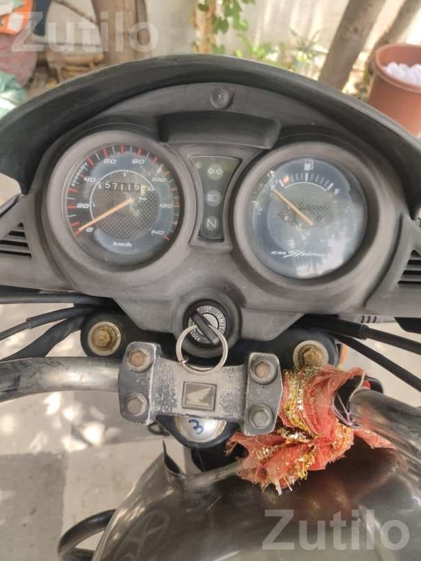 2017 Honda Shine Motorcycle for Sale - Bikes - Jamjodhpur - Image 5
