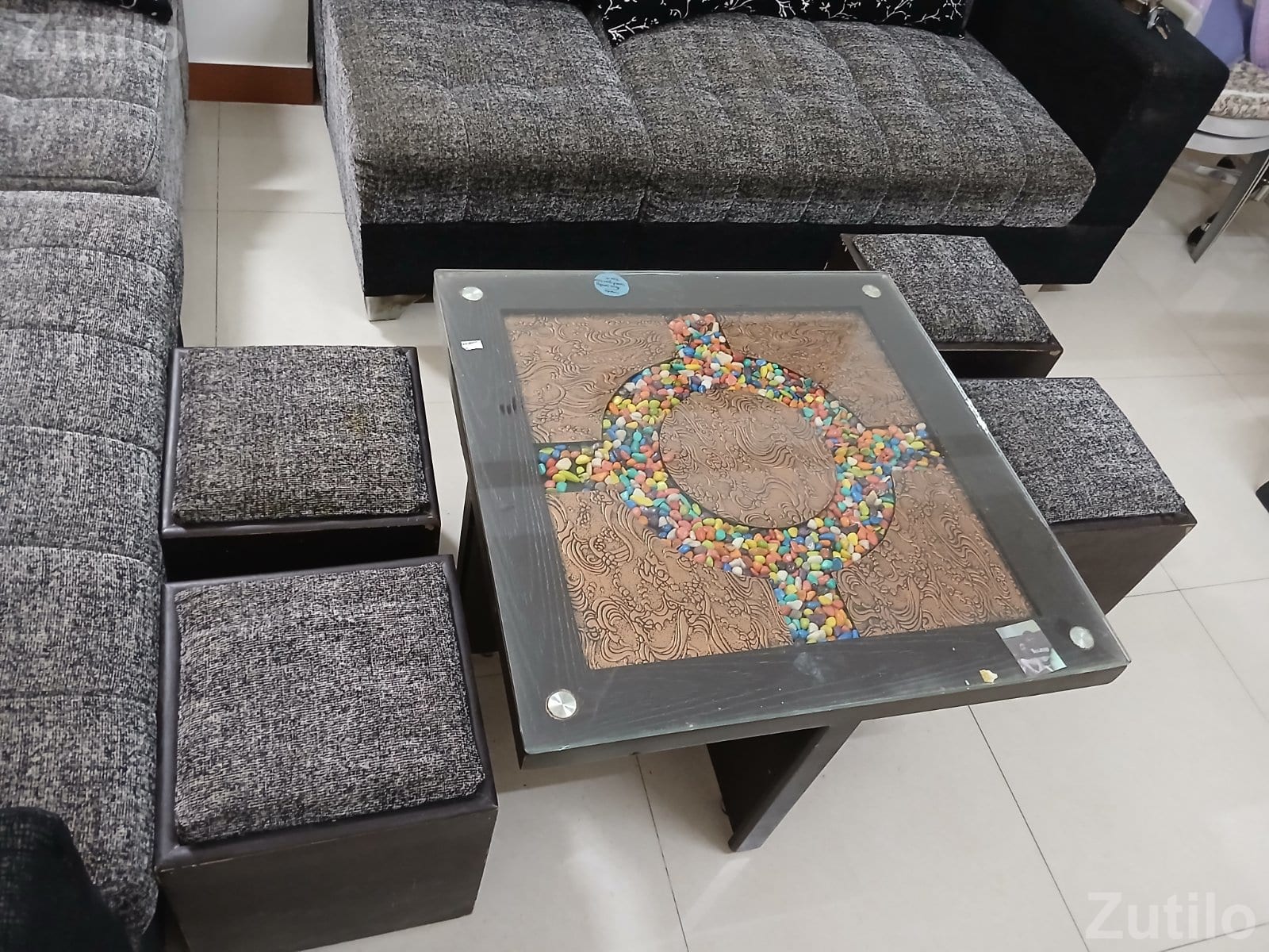 Sofa set with center table - સોફા સેટ - અમદાવાદ શહેર - Image 4