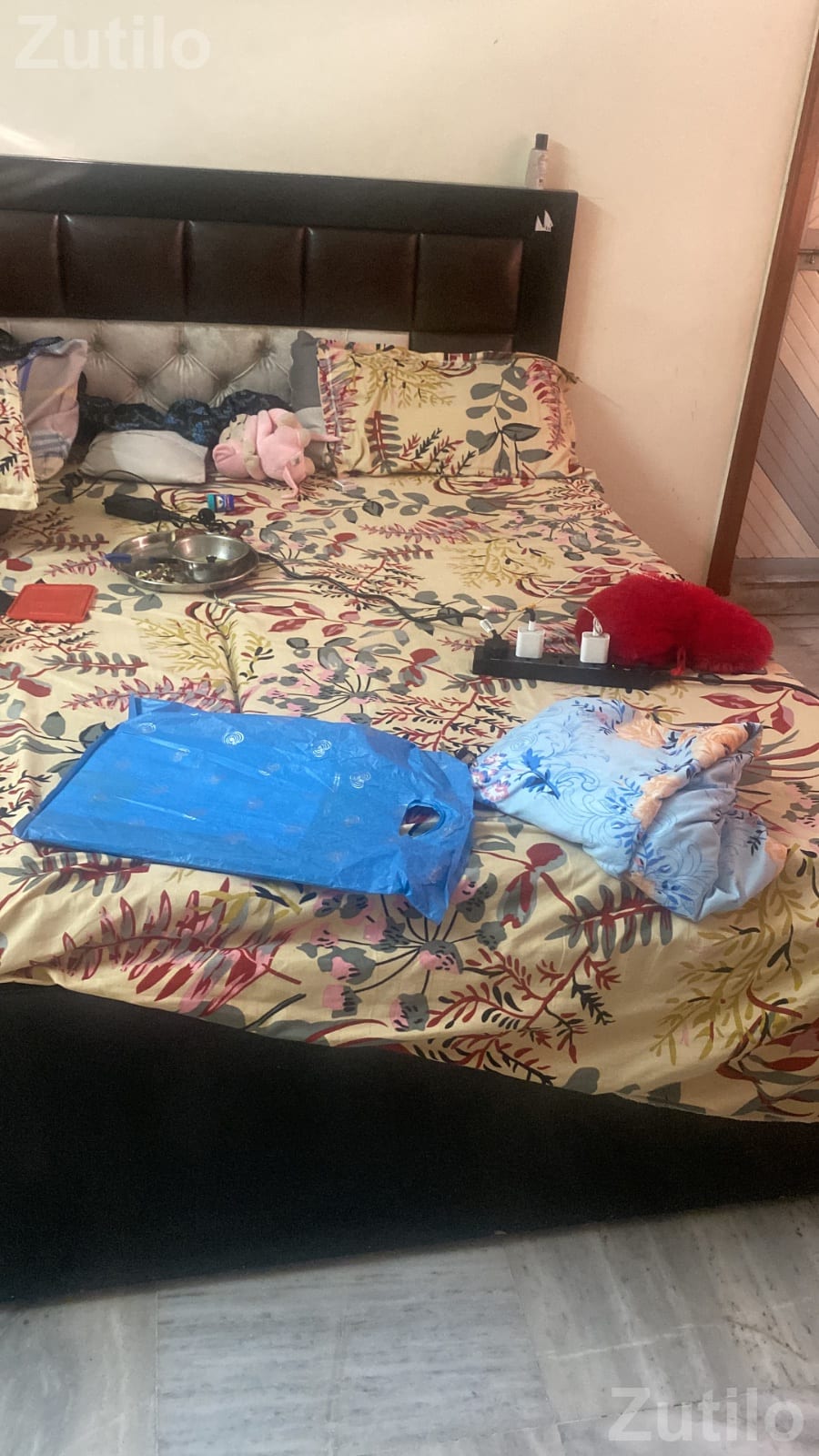 Double bed and dressing - પાંખા અને ગાદી - સુરત શહેર - Image 4