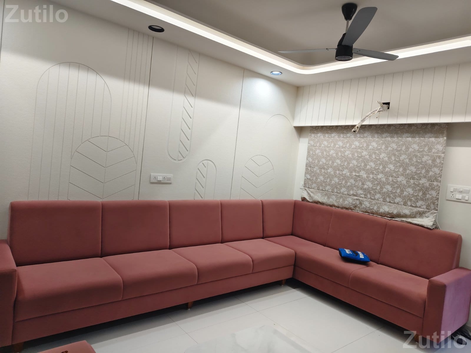 8 seater sofa with 2 puffylies 8 seater sofa with 2 puffylies