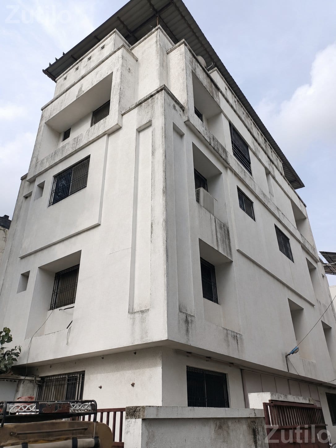 Premium G+3 Commercial Building for Sell – Heavy Lift | 3,790 Sq.ft | Rajkot Premium G+3 Commercial Building for Sell – Heavy Lift | 3,790 Sq.ft | Rajkot