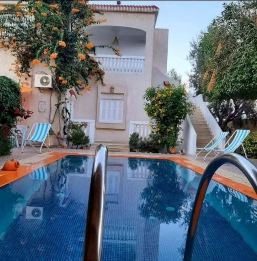 Appartement "NAFAS" RDC de charme Accès direct piscine et jardin