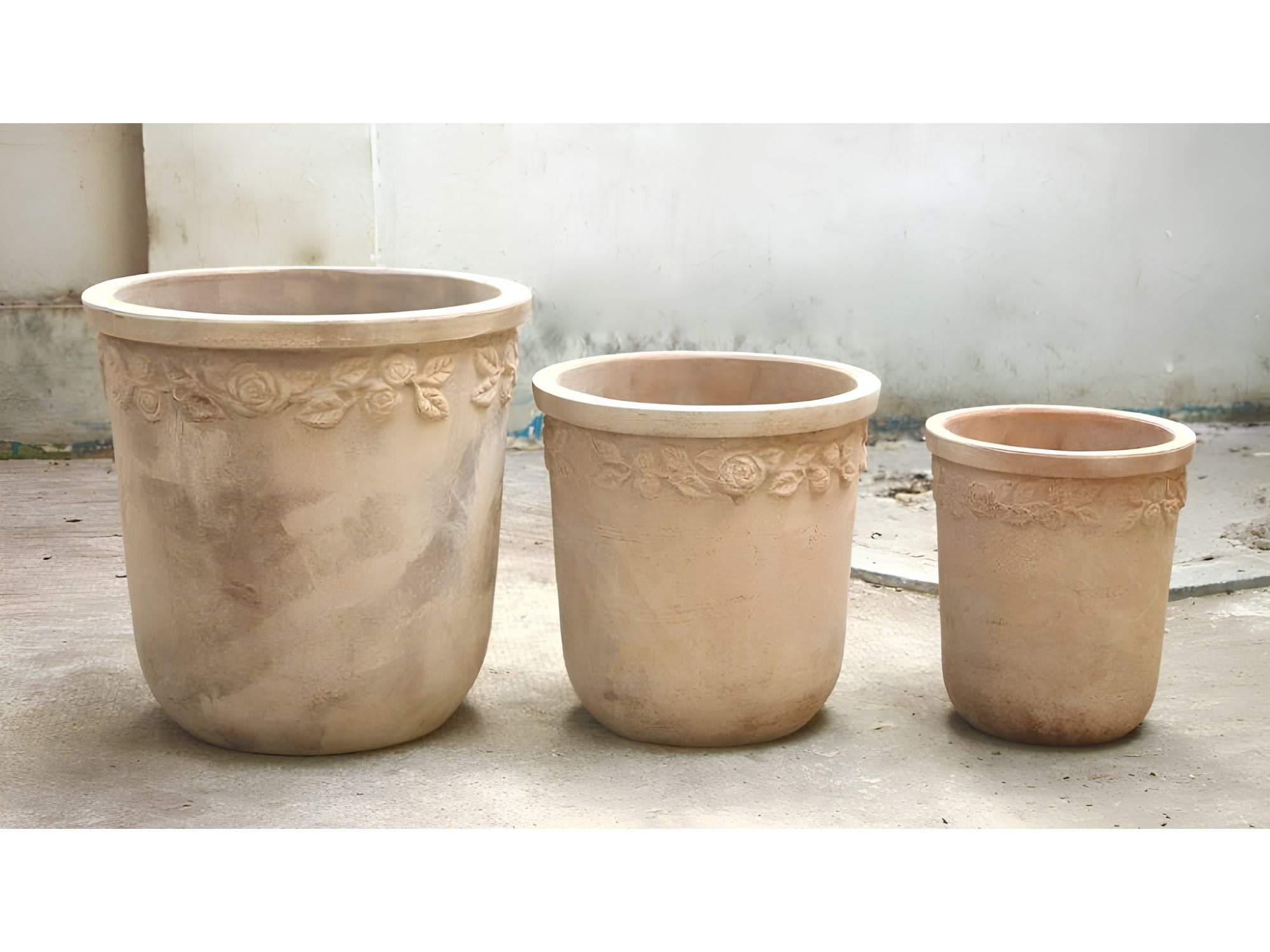 Chậu đất nung bo đáy hoa hồng