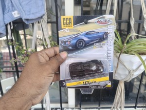 Pagani Utopia in black