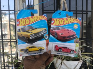 BOX DAMAGE FERRARI AND 69 DODGE