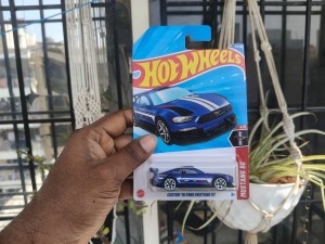 CUSTOM 18 FORD MUSTANG GT