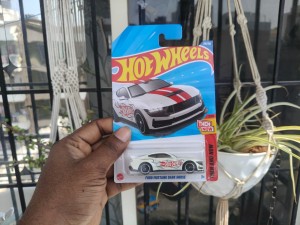 FORD MUSTANG DARK HORSE