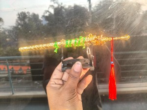 GOLDEN KNIFE WITH STAND