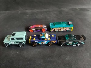 HOTWHEELS WITHOUT BOX 5 PIECE COMBO