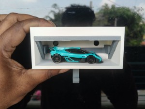 GARAGE KEYHOLDER WITH HOTWHEEL CAR