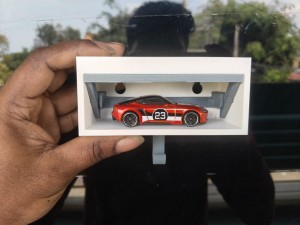 GARAGE KEYHOLDER WITH HOTWHEEL CAR