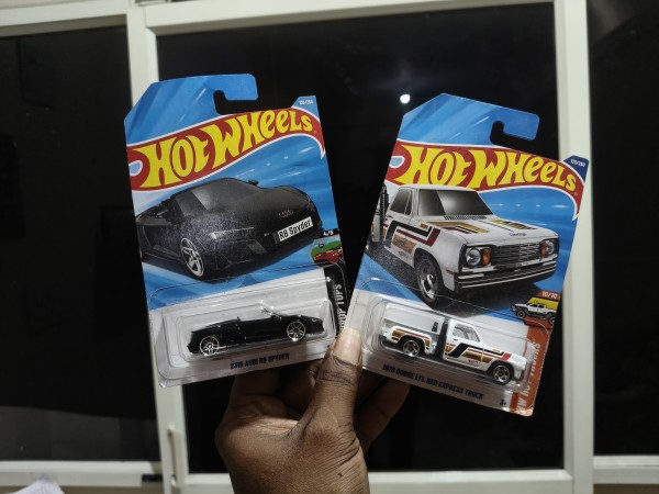 INDIAN HOTWHEELS 2 PIECE COMBO