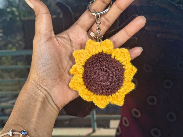 SUNFLOWER KEYCHAIN