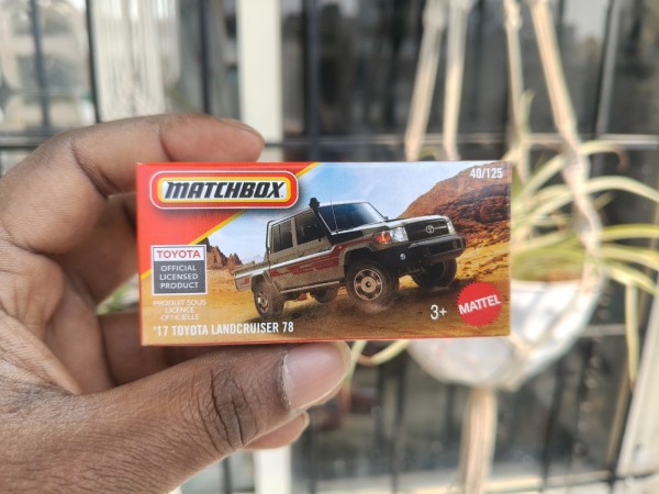 17 TOYOTA LANDCRUISER 78