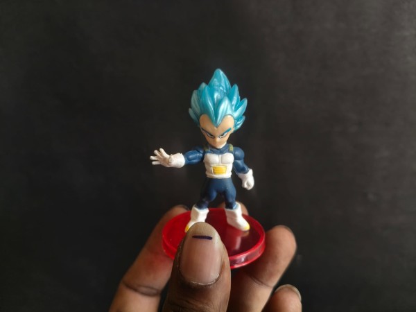 DBZ 6CM ACTION FIGURE