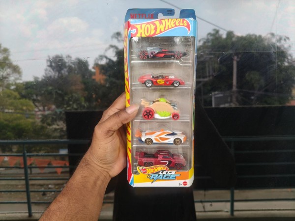 LETS RACE HOTWHEELS 5 PACK