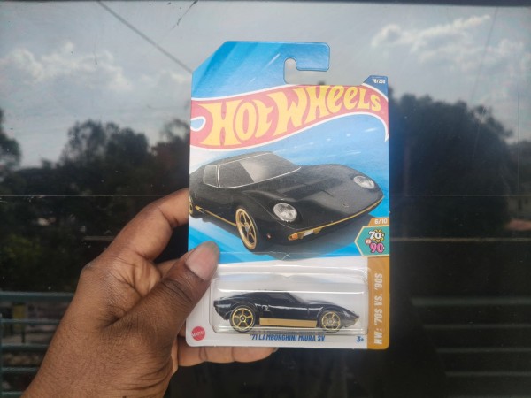 71 LAMBORGHINI IMPORTED HOTWHEELS CAR