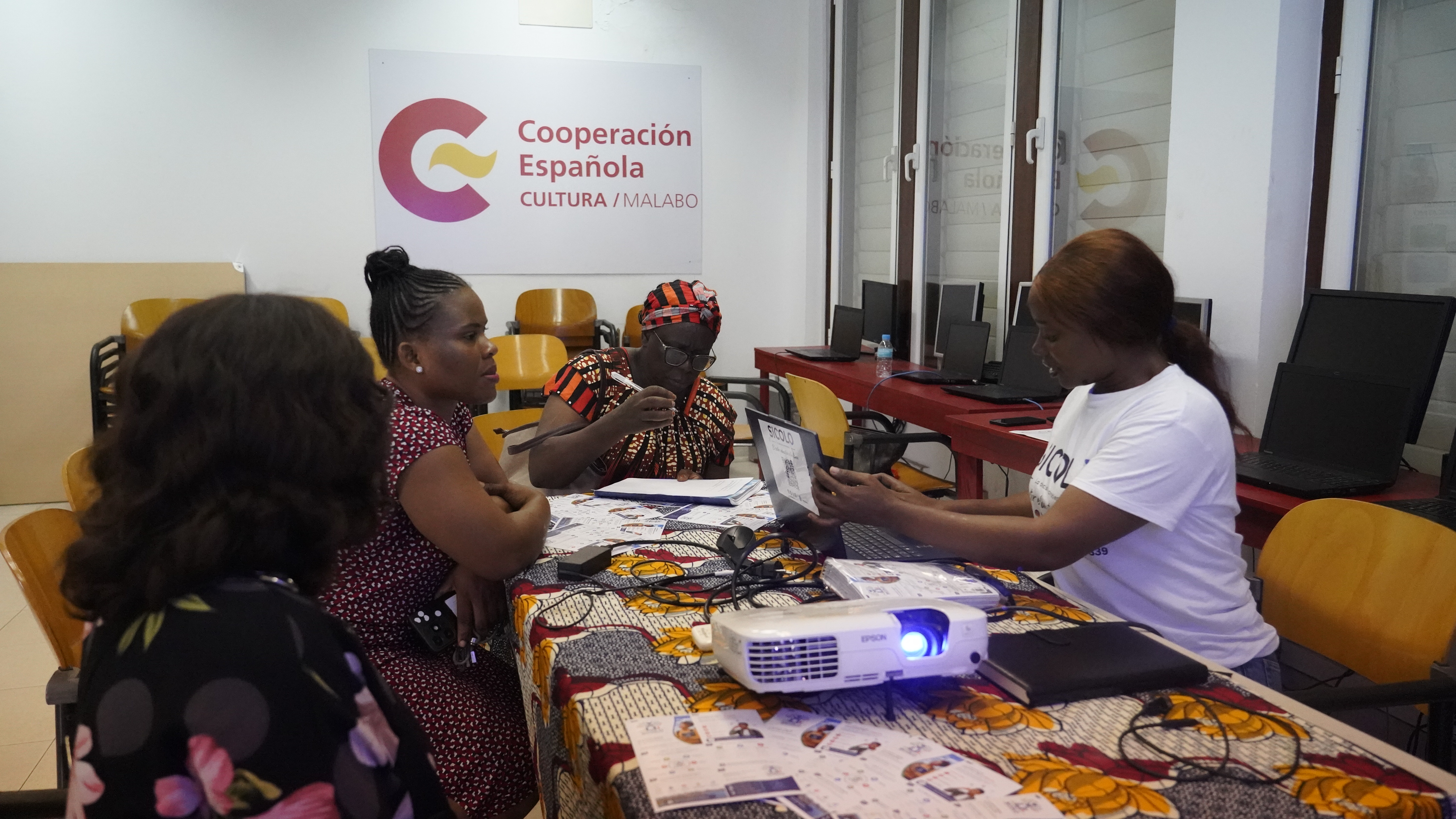 SICOLO celebra una jornada de orientación con estudiantes, tutores y centros educativos en Malabo