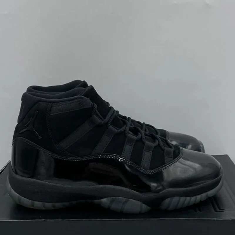 Air Jordan 11 Black - Urbantreks 