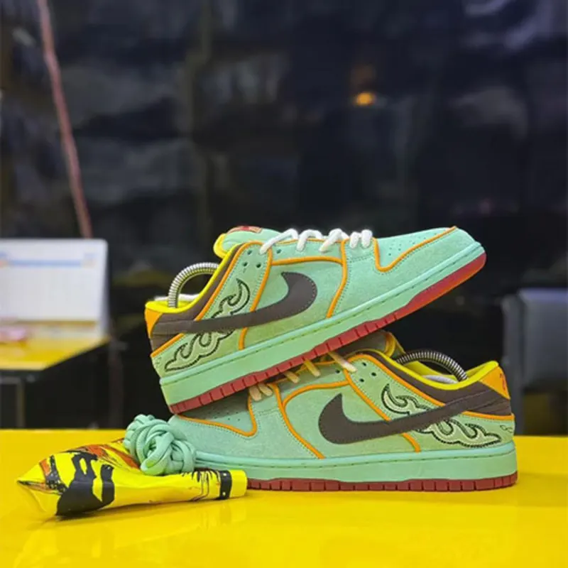 Nike SB Dunk Low Rodeo Tourmaline - Urbantreks 