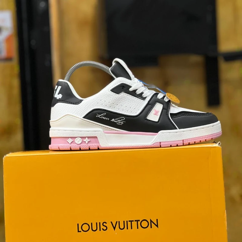 Louis Vuitton Trainer Sneakers - Urbantreks 