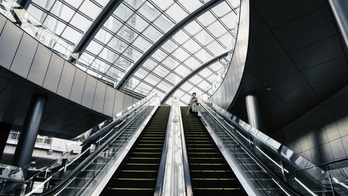 The Oval Escalator