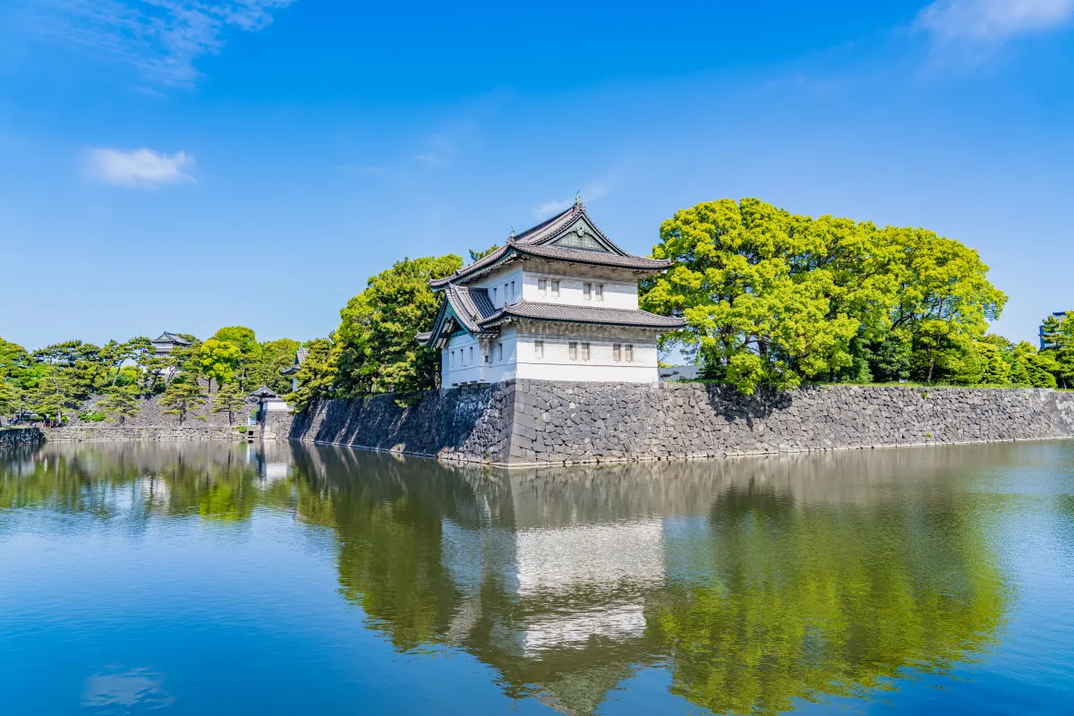 imperial palace in tokyo, japan