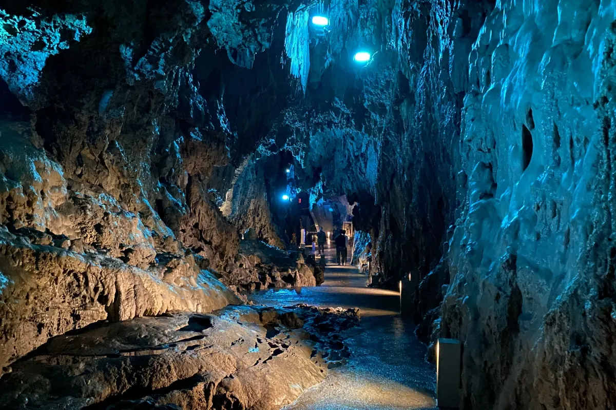 Ryūsendo Cave Iwate - Japan’s three great limestone caves