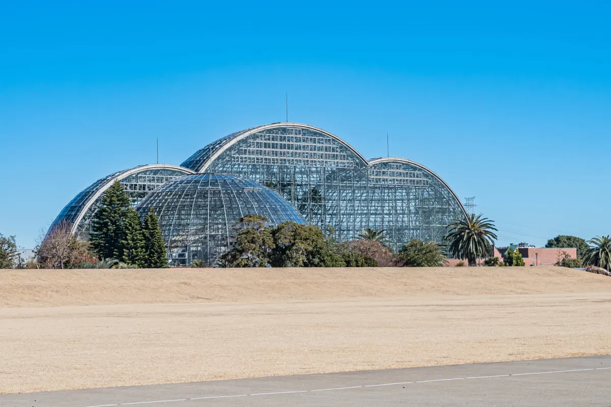 Yumenoshima Tropical Greenhouse Dome - Botanical Garden in Tokyo