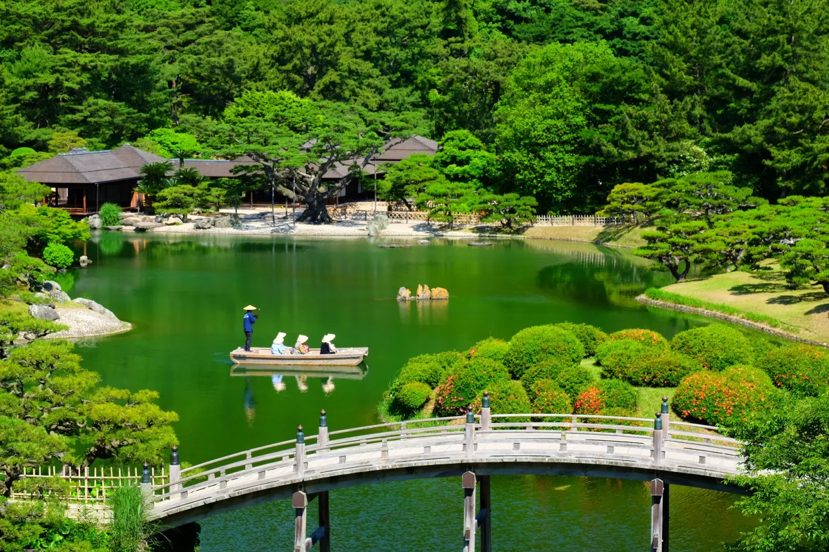 Ritsurin Garden Kagawa - boat ride photo spot