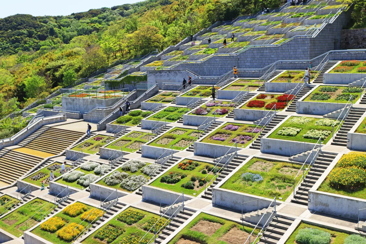 Tadao Ando Awaji Yumebutai - Hyakudan-en garden architecture