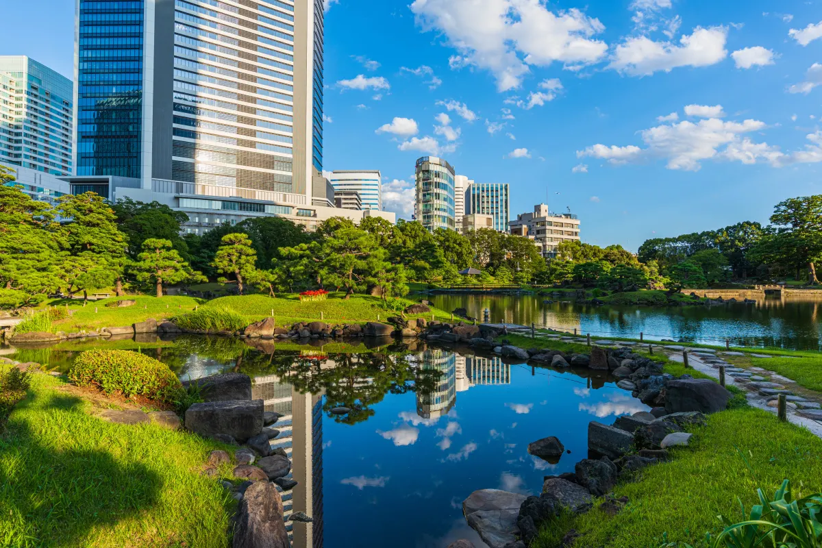 Kyu Shiba Rikyu Gardens - peaceful and photogenic garden in Tokyo