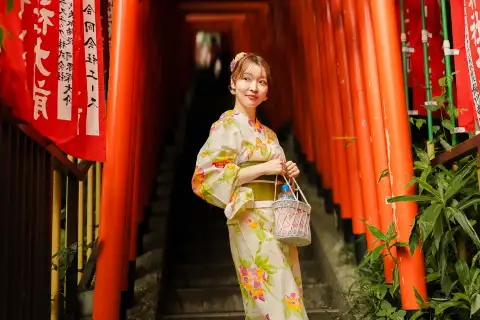 Tokyo Photoshoot: Capture Your Tokyo Moments — Solo, With Love, or All Together.