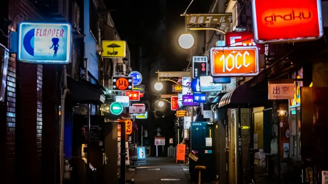 9 Spots for Night Photography in Shinjuku Tokyo