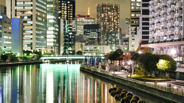 Tokyo Tower peaking out from Rakusui Brige view point in Tokyo