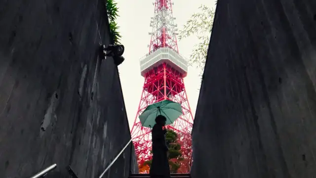 Tokyo Tower Underground Parking Stairway secret photo spot