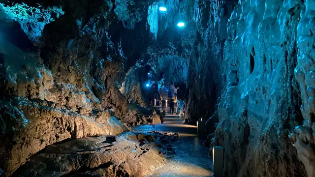 Ryūsendo Cave Iwate - Japan’s three great limestone caves