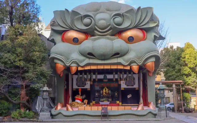 Namba Yasaka Shrine