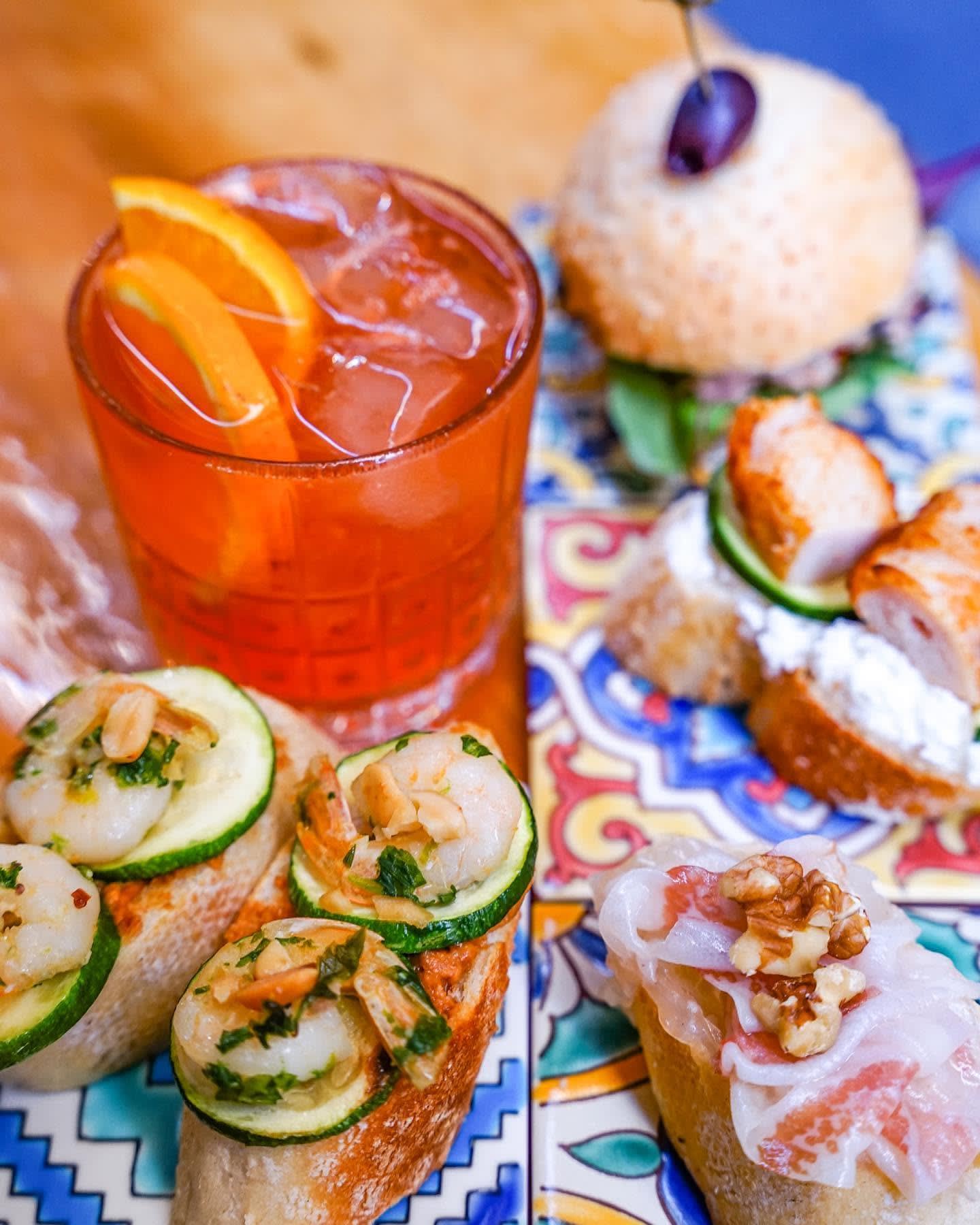 Yard 32 Gin & Tapas - Bar in Valletta, Malta