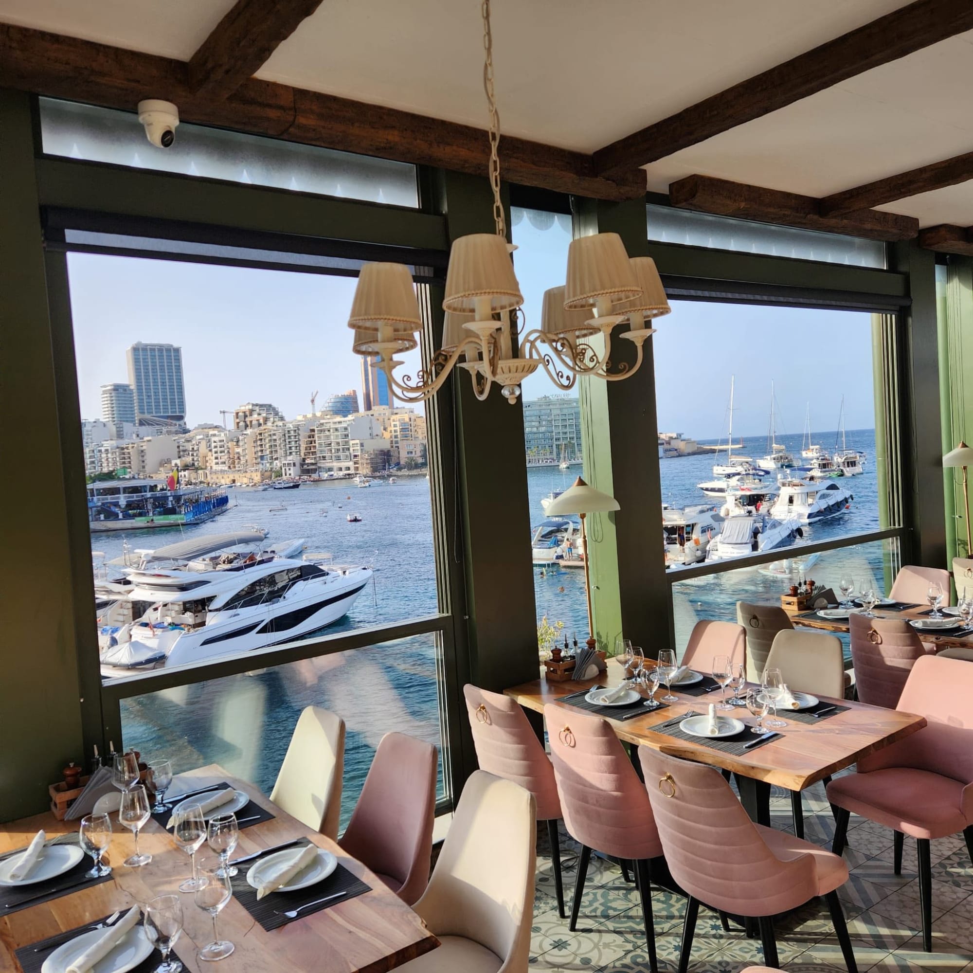 Barracuda - Restaurant in St. Julian's, Malta