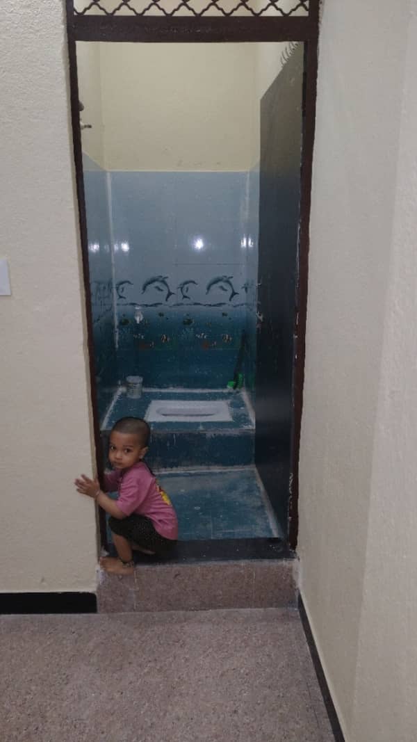 Single Room in Englishpura - Image 4