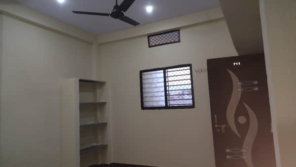 Single Room in Englishpura - Image 5
