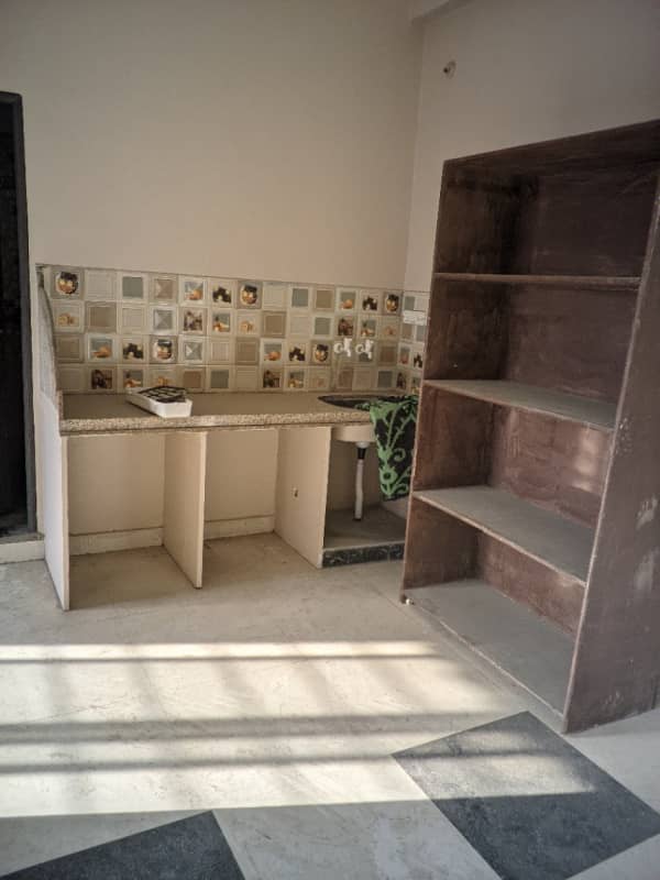 Lowest price Family Room in englishpura - Image 4