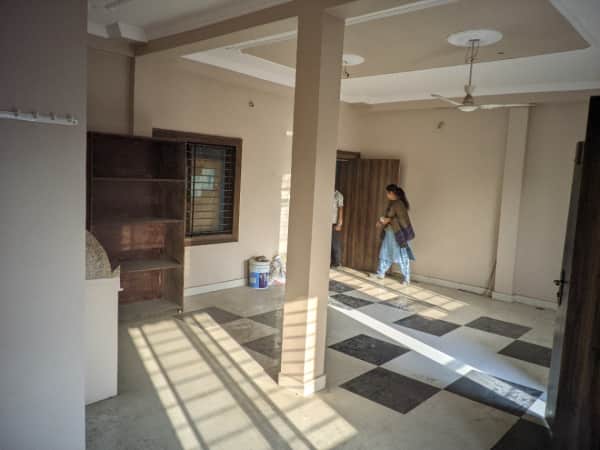 Lowest price Family Room in englishpura - Image 3