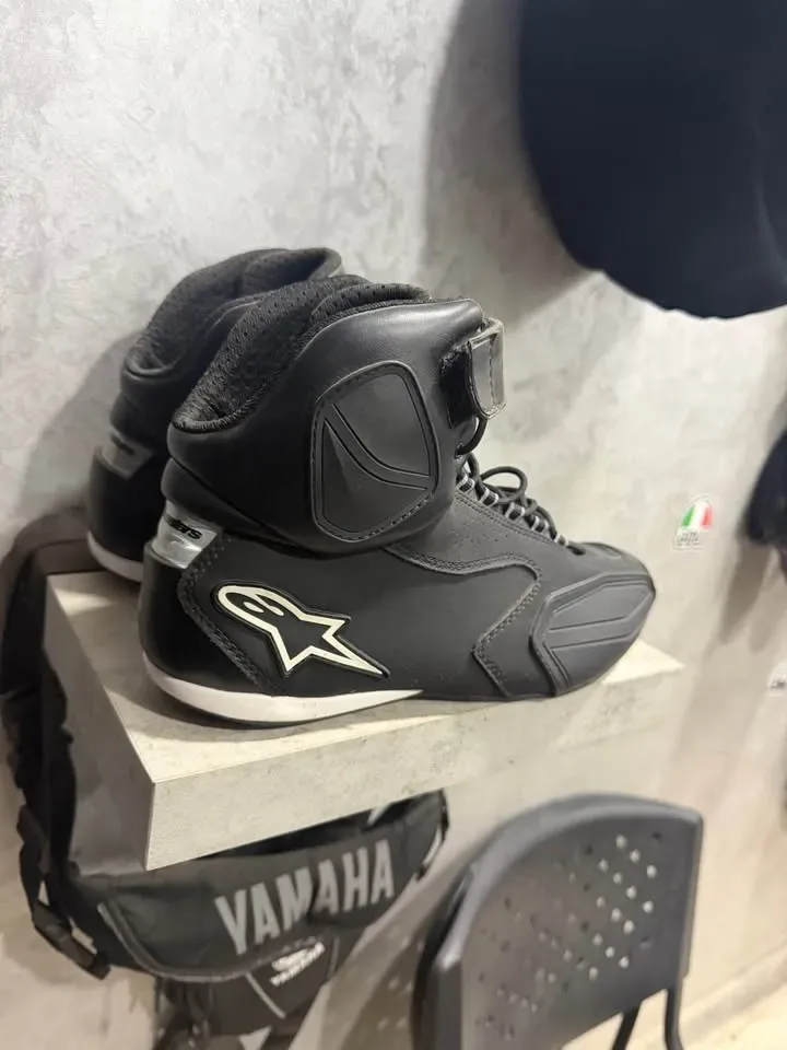 Alpinestars Riding Shoes - image 4