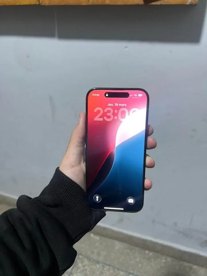 Iphone 15 pro 128 g 90 🔋lon malaki - image 2