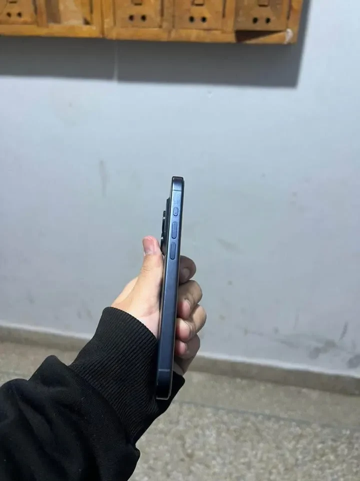 Iphone 15 pro 128 g 90 🔋lon malaki - image 4