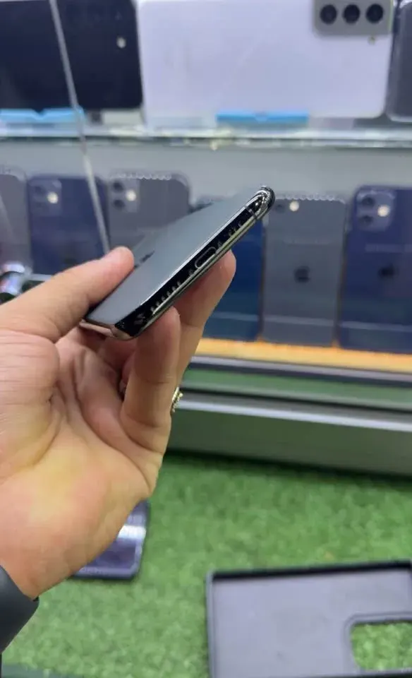 Iphon 11 pro 64 gb - image 4