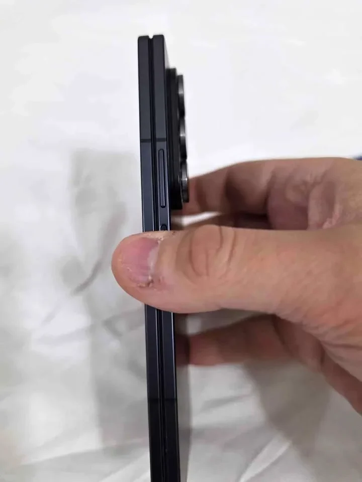 Samsung Z fold 7 256GB 12 ram cover original - image 1